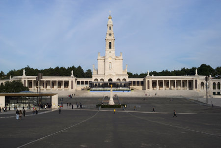 Fatima, Portugal  November 27, 2010: Pilgrims in the square of the Sanctuary of Our Lady of Fatimaのeditorial素材