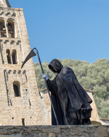 Taggia, Italy - February 24, 2019: Participant of historical reenactment in the old town of Taggia, in Liguria region of Italy. The actors acting out episodes of daily life in settings that evoke moments of life lived fully the seventeenth century. The epのeditorial素材