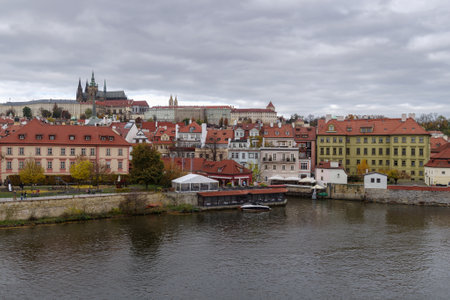 Panoramic view of Vltava River, Mala Strana distric and Prague Castle, Czech Republicの写真素材