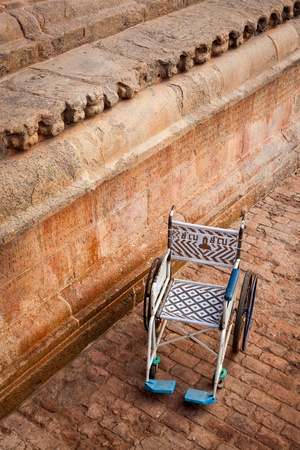 Public wheelchair in Brihadishwarar Temple (Brihadishwara Temple - one of Great Living Chola Temples , Thanjavur (Tanjore)の写真素材