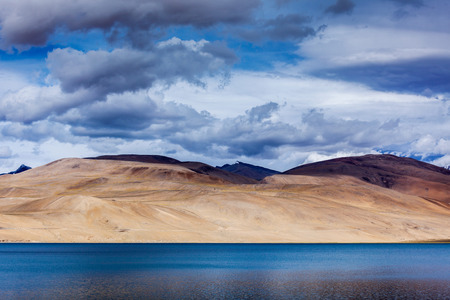 Himalayan mountain lake in Himalayas Tso Moriri (official name: Tsomoriri Wetland Conservation Reserve), Korzok,  Changthang area, Ladakh, Jammu and Kashmir, Indiaの写真素材