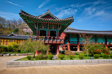 Sinheungsa temple in Seoraksan National Park, Seoraksan, South Koreaの写真素材