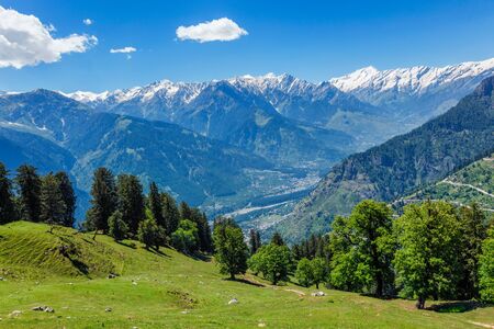 Spring in Kullu valley in Himalaya mountains. Himachal Pradesh, Indiaの写真素材