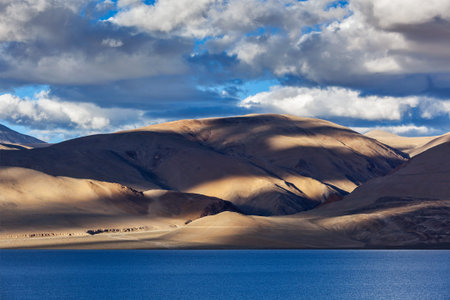 Himalayan mountain lake in Himalayas Tso Moriri on sunset, Korzok, Ladakh, Indiaの写真素材
