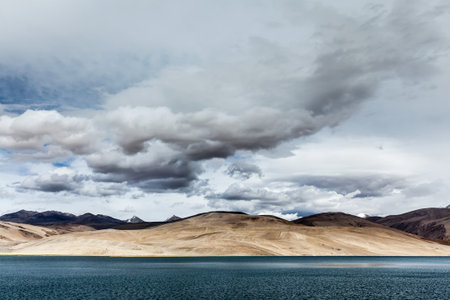 Himalayan mountain lake in Himalayas Tso Moriri (official name: Tsomoriri Wetland Conservation Reserve), Korzok, Changthang area, Ladakh, Jammu and Kashmir, Indiaの写真素材