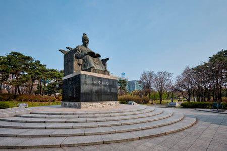 SEOUL, SOUTH KOREA - APRIL 8, 2018: King Sejong the Great statue in Yeouido park, Seoul, Southのeditorial素材