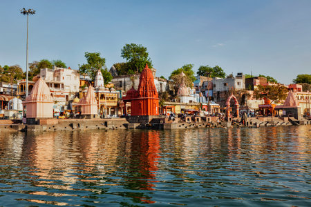 UJJAIN, INDIA - APRIL 23, 2011: Ghats of holy Kshipra river in Ujjain, Madhya Pradesh, Indiaのeditorial素材
