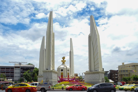 democracy monument in bangkok