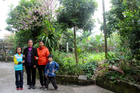 HAI DUONG, VIETNAM, February 07: photo of family in New Year on February 07, 2013 in Hai Duong, Vietnam. New Year must have all members of the familyのeditorial素材