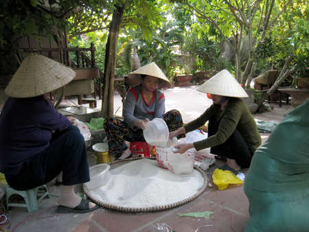 HAI DUONG, VIETNAM, September, 19: monks and disciples contribute food to charity for the poor on September, 19, 2013 in Hai Duong, Vietnamのeditorial素材