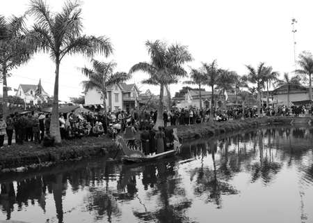 HAI DUONG, VIETNAM, March, 10: Asian group singing folk songs in folk festival on March, 10, 2014 in Hai Duong, Vietnam.のeditorial素材