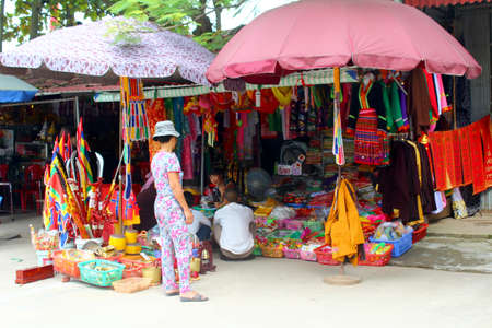 HAI DUONG, VIETNAM, SEPTEMBER, 8: Life of vietnamese vendor at market on September, 8, 2014 in Hai Duong, Vietnamのeditorial素材