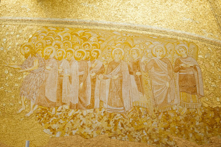 Golden mosaique in new church in Fatima, Portugalのeditorial素材