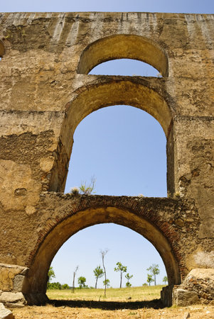Old roman aqueduct in Elvas, Portugal のeditorial素材