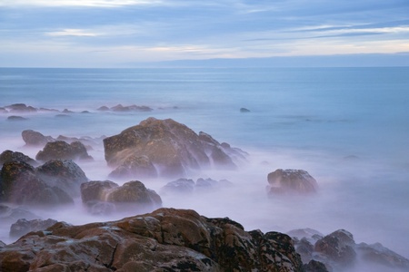 Long exposure of sea with rocks in the evening twilight
の写真素材