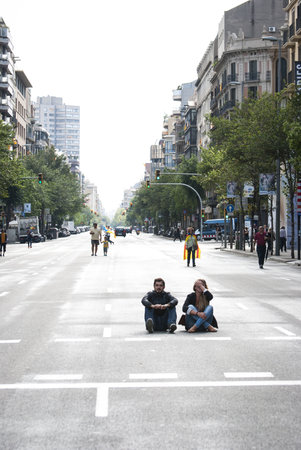 BARCELONA, SPAIN - SEPTEMBER 11: People observing the human chain "Catalan Way" crossing all Catalonia, silent demonstration for independent Catalonia in Barcelona, Spain on September 11, 2013のeditorial素材