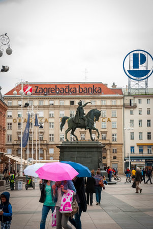 ZAGREB, CROATIA - MAY 24: Ban Jelacic square, main square in Zagreb, capital of coratia on rainy day. Taken on May 24, 2013.のeditorial素材
