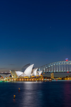 View on Sydney opera and Harbour bridge at night, long exposureのeditorial素材