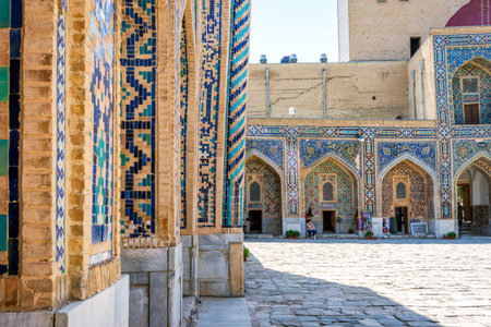 SAMARKAND, UZBEKISTAN - AUGUST 28: The entrance to the souvenir shop in the atrium of Samarkand Registan, Uzbekistan. August 2016のeditorial素材