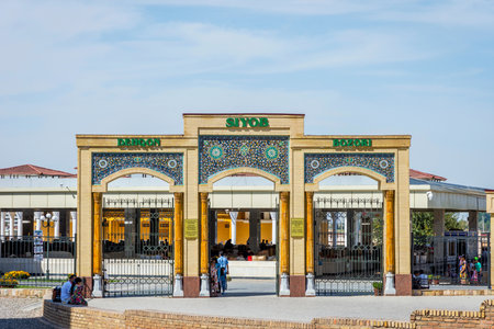 SAMARKAND, UZBEKISTAN - AUGUST 28: Entrance to the Siab bazaar, local vegetable and all kinds of stuff market, Samarkand. August 2016のeditorial素材