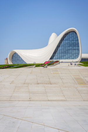 BAKU, AZERBAIJAN - MAY 27: Heydar Aliyev center, famous architectural landmark building in Baku by Zaha Hadid. May 2017のeditorial素材