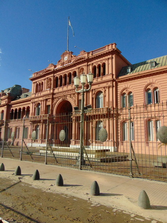 Argentina, Buenos Aires - May 12, 2018 - Argentina`s government house, best known as the Pink Houseのeditorial素材