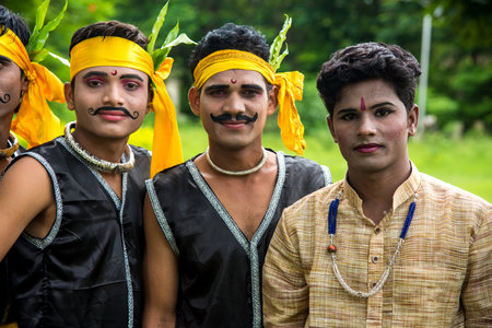 AMRAVATI, MAHARASHTRA, INDIA - AUGUST 9 : Group of Gondi tribes celebrating world tribal day by performing folk Dance in Amravati, Maharashtra, Indiaのeditorial素材
