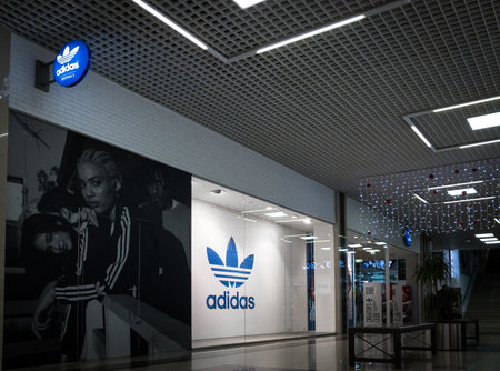 2020: storefront of the Adidasのeditorial素材