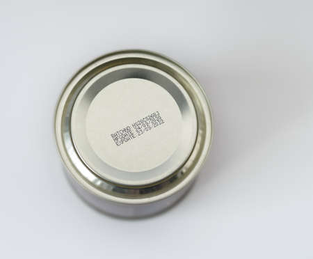 best before date on the tinned food, isolatedのイラスト素材