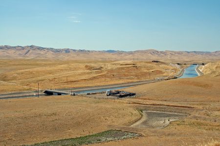 Aqueduct, Central Valley, Californiaの写真素材