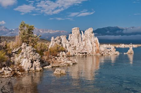 Tufa structures at Mono Lake near Lee Vining, Californiaの写真素材
