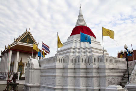 Bangkok Thailand 12 November 2011: Koh kret temple is part of Pak kret distric, Nonthaburi province situated at the Chao praya river side. The water levels at Chao praya river very hight and flowed over the temple in October 2011. Pagoda in Koh kret templのeditorial素材