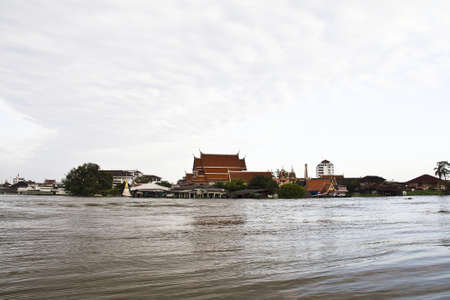 Bangkok Thailand 12 November 2011: Pak kret distric and Koh kret in Nonthaburi province flooding. Pak kret distric is situated at the Chao praya river side. The water levels at Chao praya river very hight and flowing quite fast.のeditorial素材