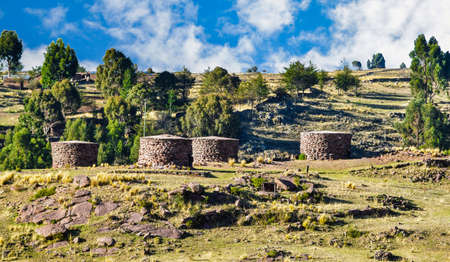 Sillustani chullpas