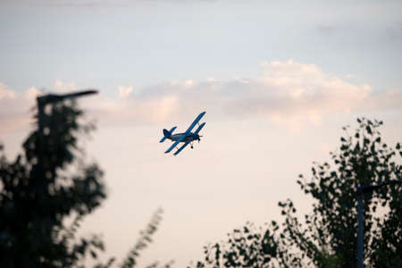 Utility plane
It is a biplane used mainly as a utility aircraft in agriculture for spreading agricultural fertilizers or pesticides from low altitude and to launch sports parachutists.のeditorial素材