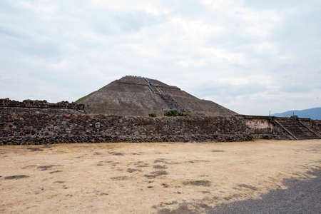 Teotihuacan view from the pyramid of the sun, in translation"The place where man becomes God",is an ancient Aztec city located in Mexico near the city of San Juan Teotihuacn.のeditorial素材