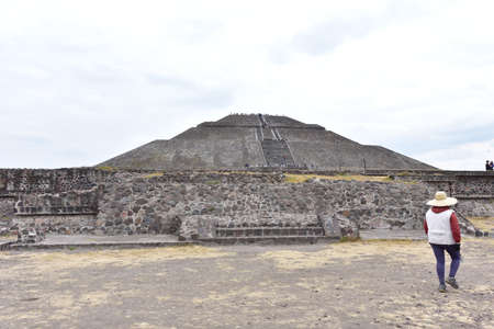 Teotihuacan view from the pyramid of the sun, in translation"The place where man becomes God",is an ancient Aztec city located in Mexico near the city of San Juan Teotihuacn.のeditorial素材