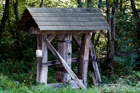 The floating cable bridge consists of two flat-bottomed boats, connected by a frame of beams, furrowed with furs, which form the loading platform.の写真素材