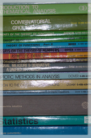 Milan, Italy, August. 10, 2016: Lined up mathematics and calculus books for use as background.のeditorial素材