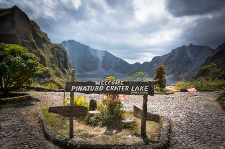 the crater of mount Pinatuboの写真素材