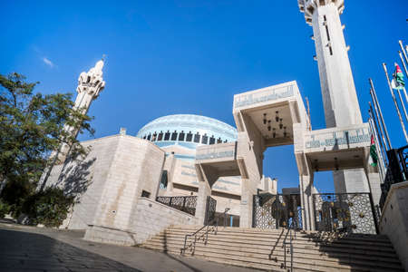 King Abdullah Mosque in Amman. King Abdullah Mosque was built by the late King Hussein between 1982 and 1990 as a memorial to his grandfather. Main entrance to the mosque.の写真素材