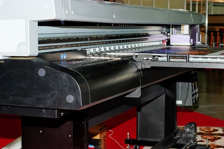 Industrial large format UV inkjet printer for printing on big sheets of plastic
