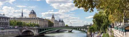 Paris, France - September 15, 2018: Panoramic of the Tribunal de Commerce, the Conciergerie and Pont Notre Dame on the Ile de la Cite in Paris, Franceのeditorial素材