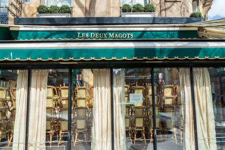 Paris, France - March 15 2020: Cafe les Deux Magots closed in order to stop the spread of Coronavirus epidemic.のeditorial素材