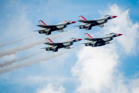 San Antonio, Texas - October, 31: United States Air Force F-16 Thunderbirds in Diamond Formationのeditorial素材