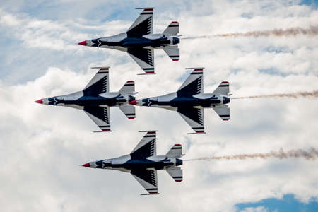 San Antonio, Texas - October, 31: United States Air Force F-16 Thunderbirds from belowのeditorial素材