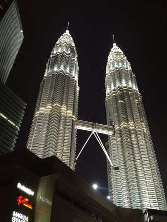 The beautiful twin towers in Kuala Lumpur Malaysia の素材