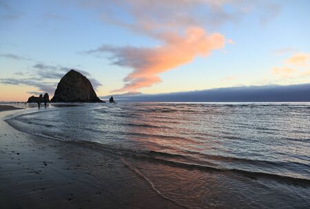 Sunset at Cannon Beach, Oregonの写真素材