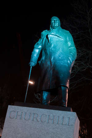 Winston Churchill Statue, Parliament Square, Westminster, London at Nightの写真素材