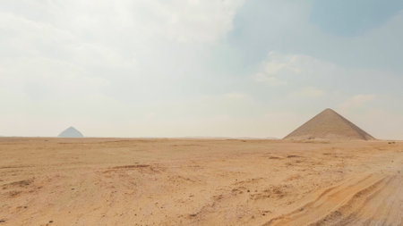 Exploring the enigmatic pyramids of nuri in the sudanese desertの写真素材
